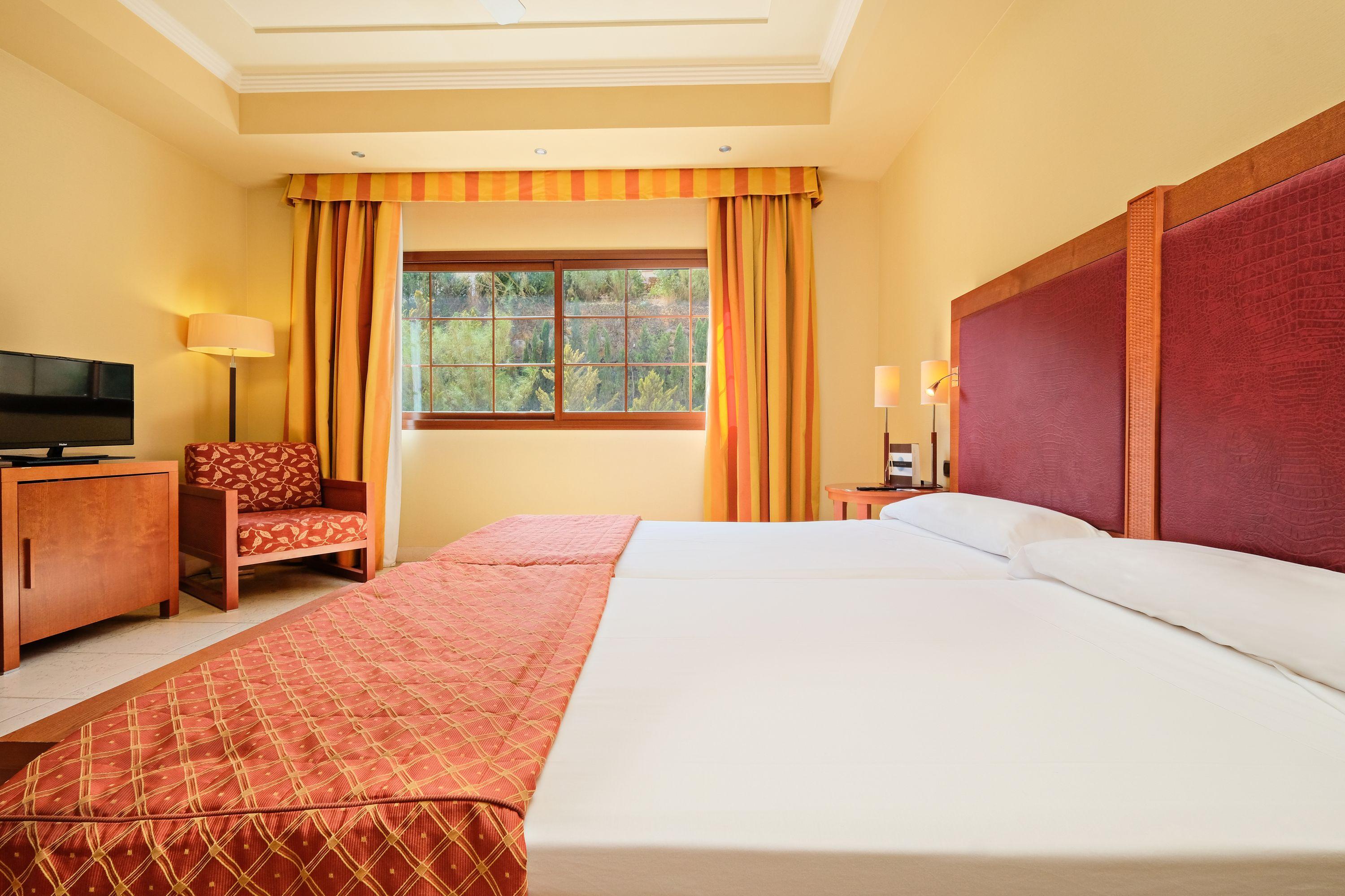 Hotel Envia Almeria Spa & Golf 阿瓜杜尔塞 外观 照片 A room at the hotel