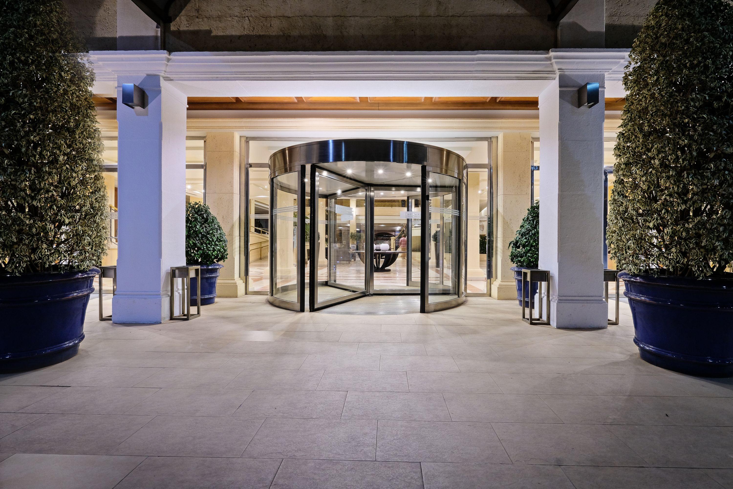 Hotel Envia Almeria Spa & Golf 阿瓜杜尔塞 外观 照片 Entrance to the hotel