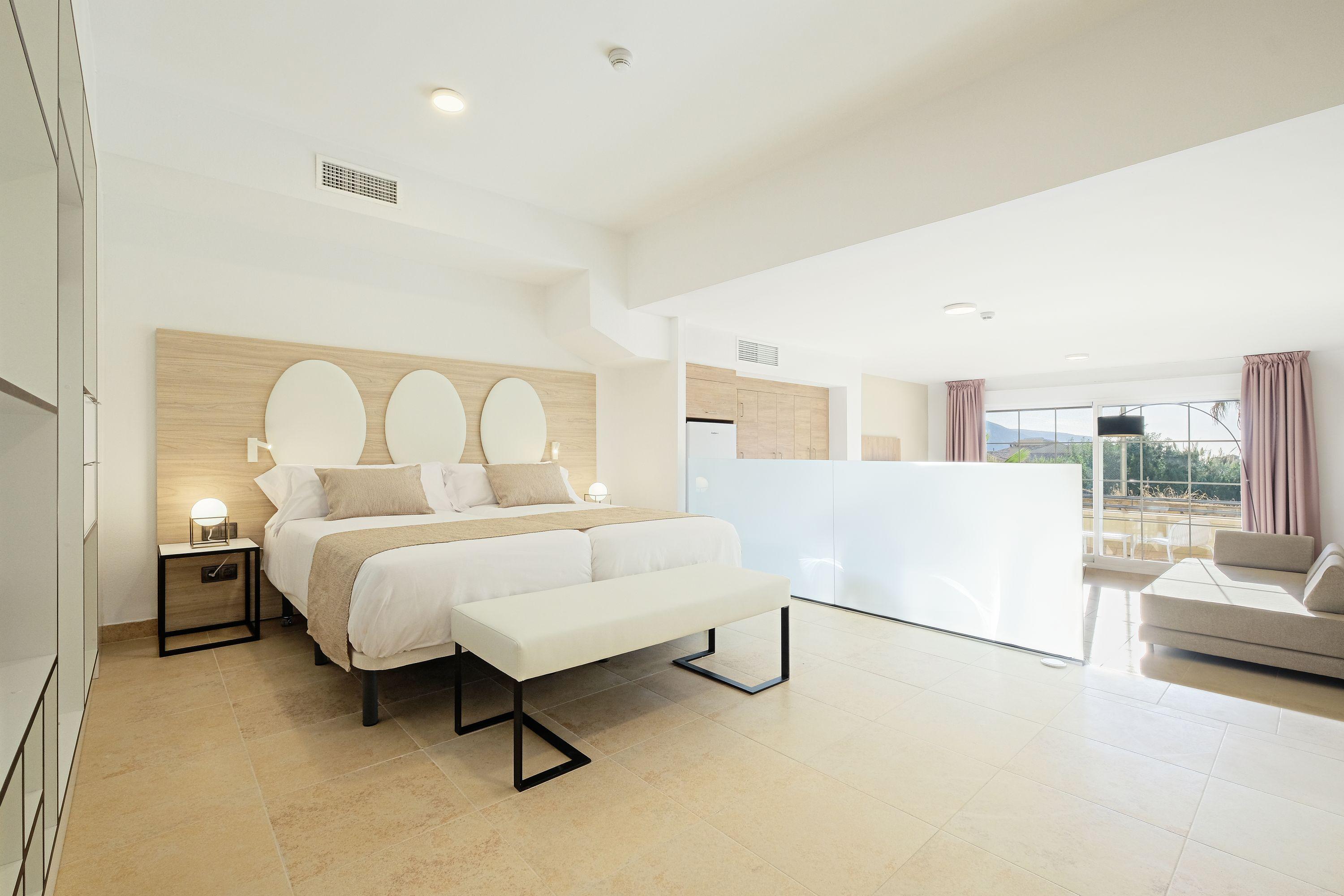 Hotel Envia Almeria Spa & Golf 阿瓜杜尔塞 外观 照片 A room at the hotel